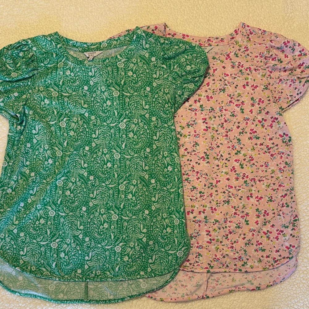 Set of 2 Crown & Ivy Short  Sleeve Tops Pink Green Floral Green White Paisley